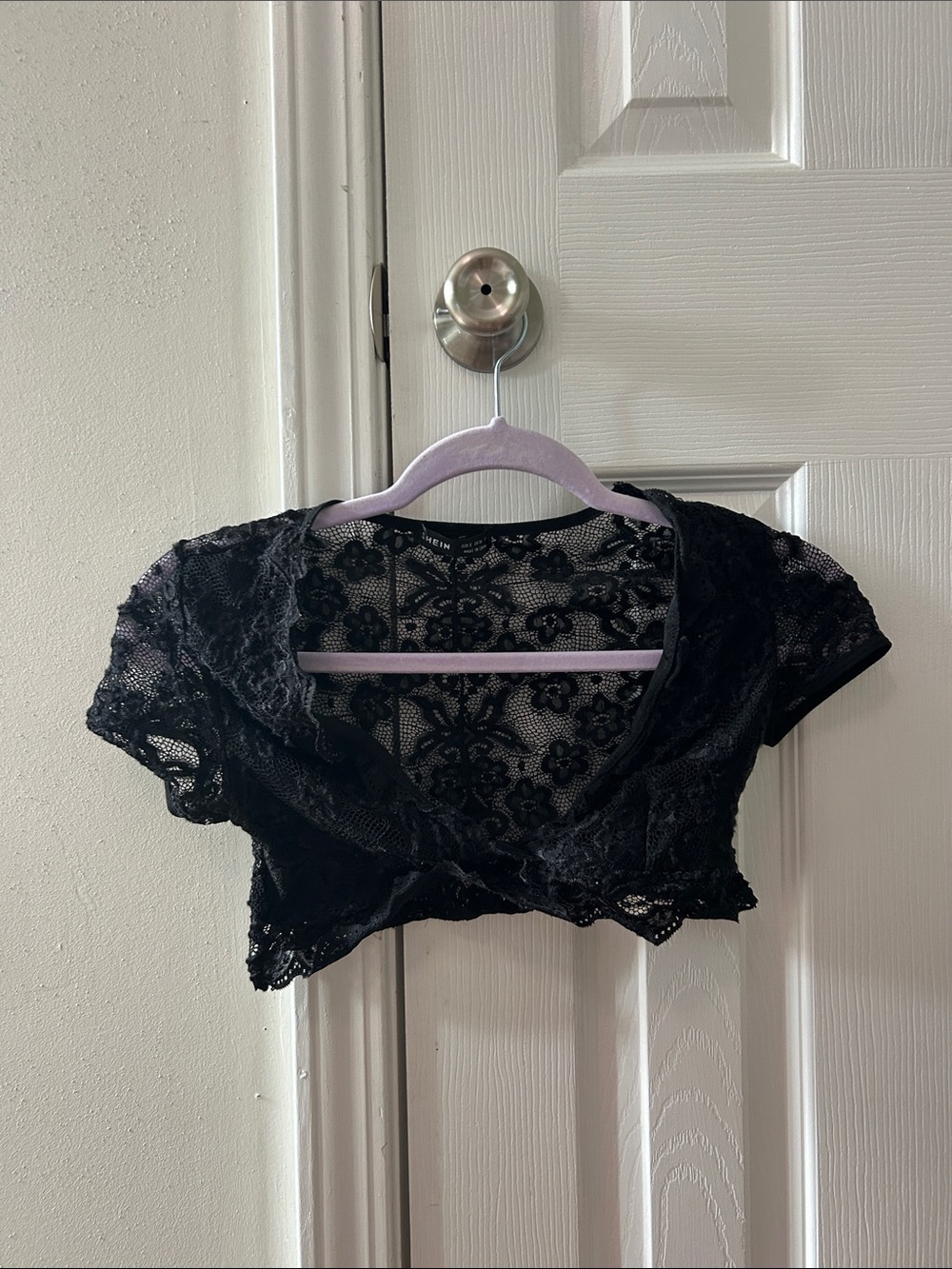 SHEIN Black Floral Lace Crop Top